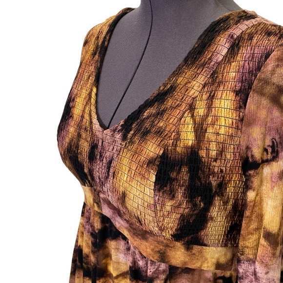 Torrid Women size 2 (2X) V Neck Baby-doll Top Crinkle Gauze Tie Dye Purple Tan - Picture 9 of 11